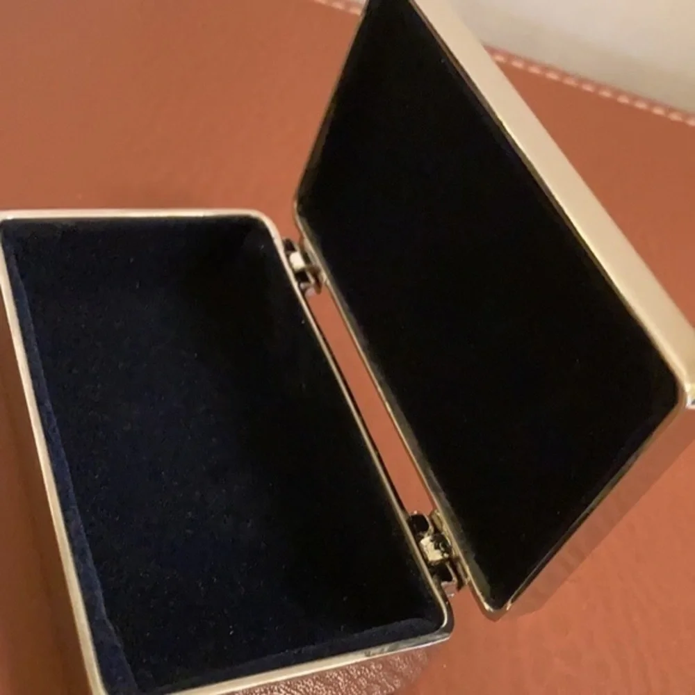 N/A rectangle silver